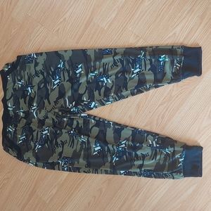 Camo Capris